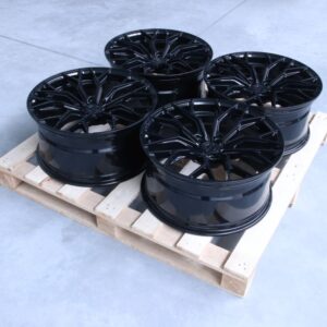 Set of CVR1 20x9,5 ET35 + 20x9,5 ET38 5x112 Gloss Black