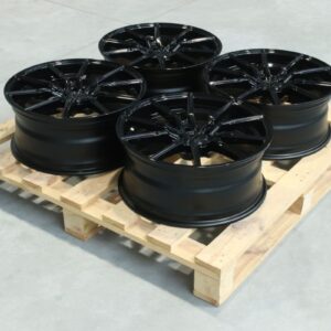 Set of CVR4 19x8 ET27 5x114,3 Gloss Black