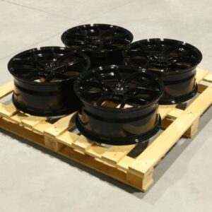 Set of SL01 18x8 ET40 5x114,3 Gloss Black