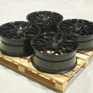 Set of CVR1 21x9 ET35 5x112 Gloss Black