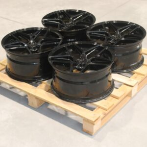 Set of CVR2 19x9,5 ET45 5x114,3 Platinum Black