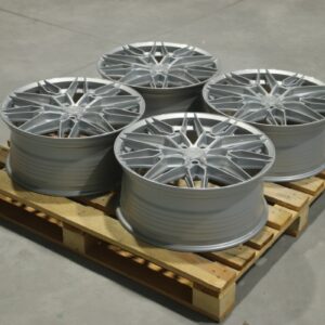 Set of CVR6 20x8,5 ET35 5x112 Gloss Silver