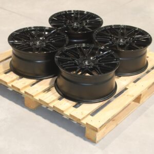 Set of JR28 17x8 ET38 4x100 Gloss Black